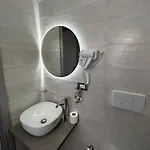 בית הארחה Skycity 2 4*